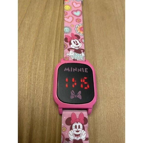 LCD Minnie Mouse watch pink working - Picture 1 of 8